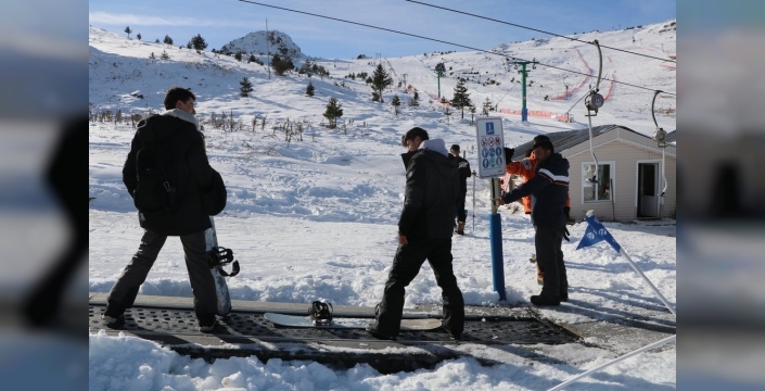 Kartalkaya kayak sezonunu açtı: Yangın faciasının ardından yenilenen oteller hizmete girdi