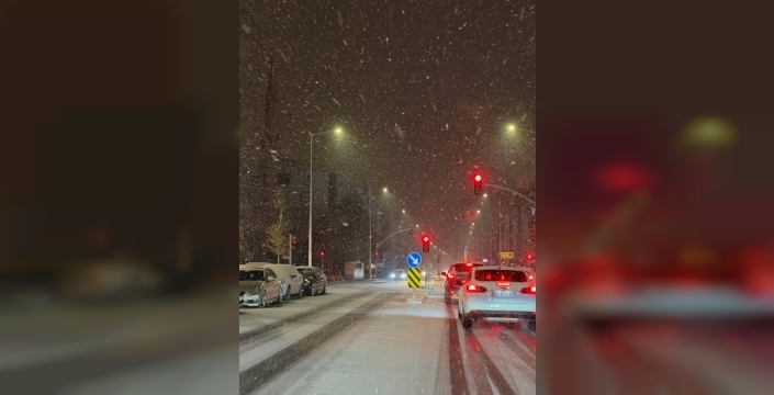 Kırşehir'de kar yağışı eğitime ara verdirdi