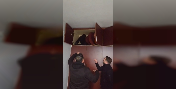 Konya'da 49 suçtan aranan şüpheli, gardıropta battaniye altında saklanırken yakalandı