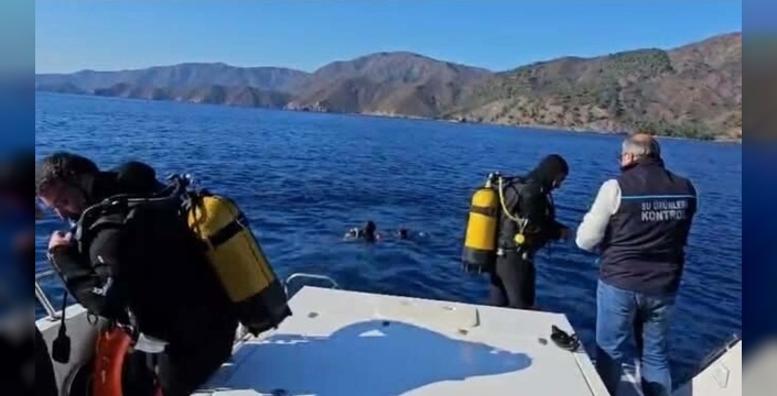 Marmaris sularında deniz canlılarını tehdit eden hayalet ağlar temizlendi