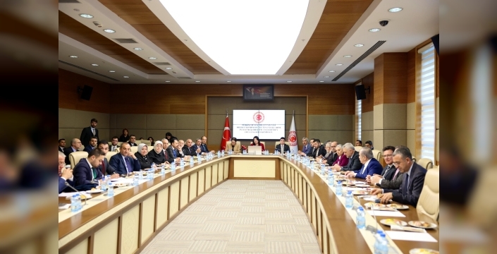 Meclis'te kamu denetçisi olarak Şerif Yılmaz seçildi
