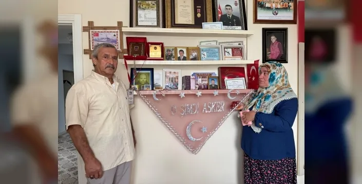 Şehidin anıları 'anı odası'nda yaşatılıyor: Anne ve baba duygusal anlar yaşıyor