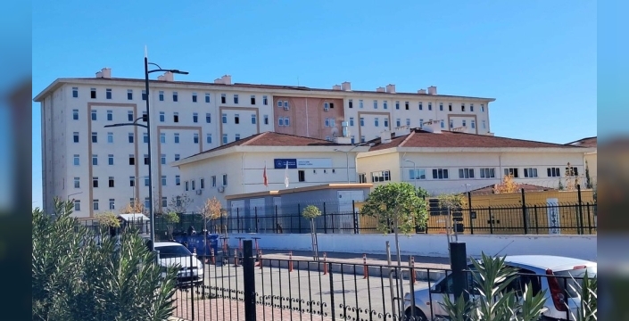 Serik'te üniversite öğrencisi kız meselesi yüzünden bıçaklandı, iki saldırgan yakalandı