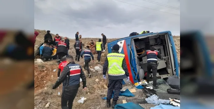 Sivas'ta cezaevi nakil aracı devrildi; 9 kişi yaralandı