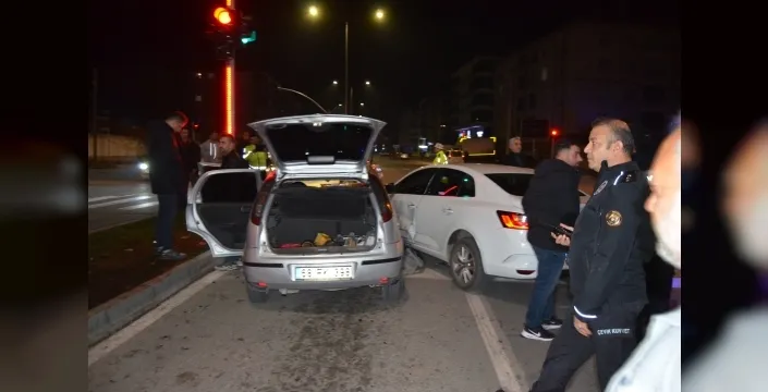 Son dakika: 119 promil alkollü sürücü, kaçarken Emniyet müdür yardımcısının aracına çarptı