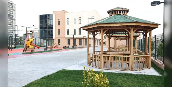 Sultangazi'de yeni tesisler vatandaşın yüzünü güldürdü