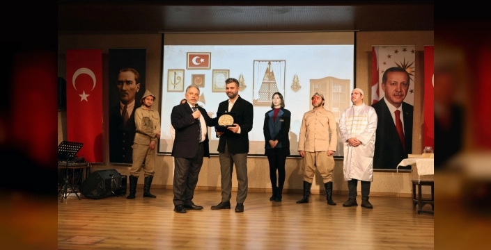 Talas'ta Mehmet Akif Ersoy'un ruhu tiyatroyla canlandı