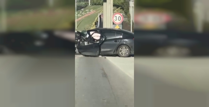 TEM'de trajik kaza: Anne ile oğlu beton bariyere çarpan otomobilde can verdi