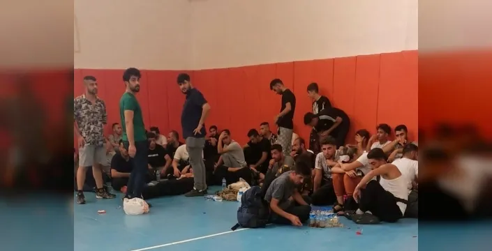 Türkiye'de 2025'te 152 bin düzensiz göçmen yakalandı, göçmen kaçakçılığında şok artış