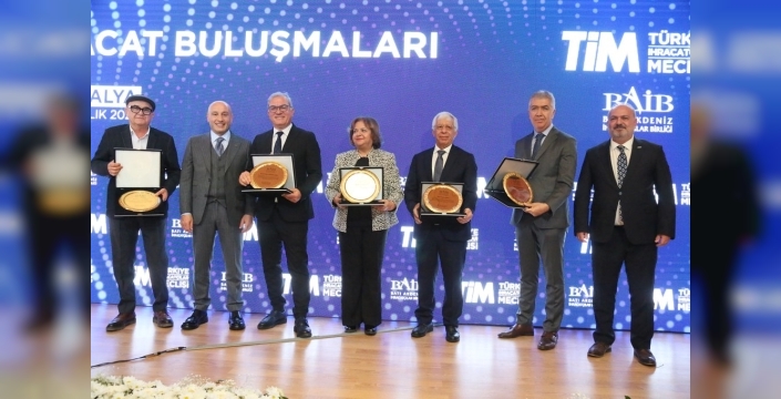 Türkiye'nin İhracat Hedefi 2026'da 282 Milyar Dolara Ulaştı: Yüksek Teknolojide Geri Kalma Endişesi