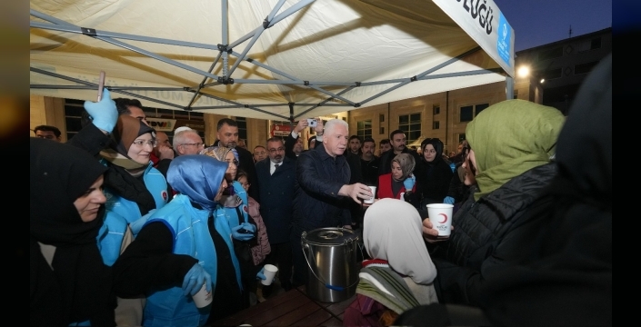 Vali Gül, Avcılar'da sabah namazında cemaatle buluştu