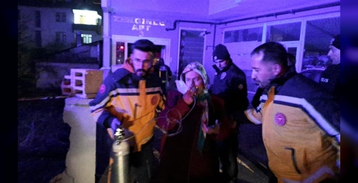 Van'da apartman yangınında 15 kişi dumandan etkilendi