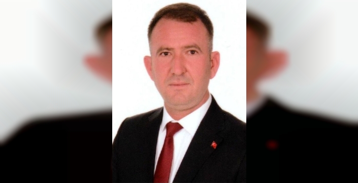 Virajı alamayan muhtar, direğe çarparak yaşamını yitirdi
