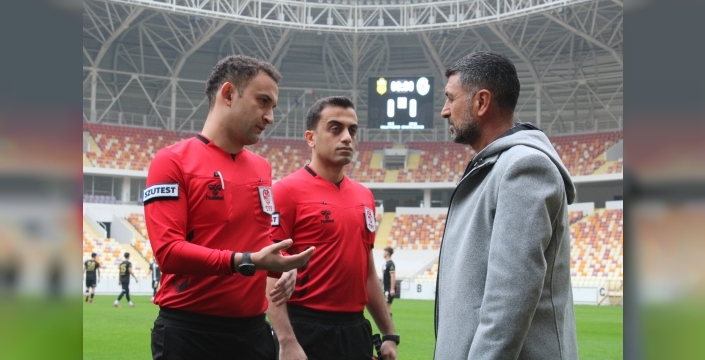 Yeni Malatyaspor'un kadro krizi maçı erteledi, Isparta 32 Spor oyuncuları rakibini alkışladı