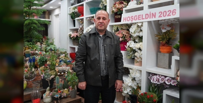 Yeni yılın sembolü kokina çiçekleri 500 liradan tezgahlardaki yerini aldı, aşkı ve umudu simgeliyor
