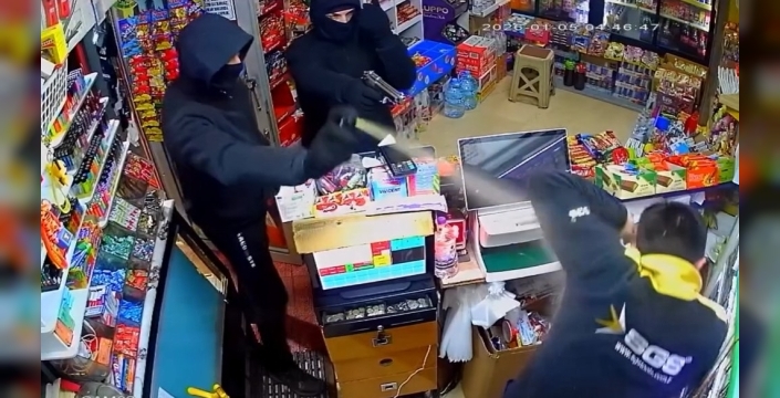 Afyonkarahisar'da şok gasp: Polis 1467 saatlik kamera kaydını izleyerek failleri yakaladı!