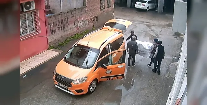 Alt kattaki depoya tavandan delik açıp bisikletleri çalan kardeşler, birbirini suçladı: "Hep onun yüzünden!