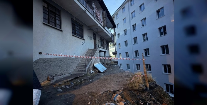 Ankara'da inşaat kazısı temeli sarsınca bina boşaltıldı