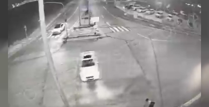Ankara trafiğinde tehlikeli şov yapan iki sürücüye gözaltı!