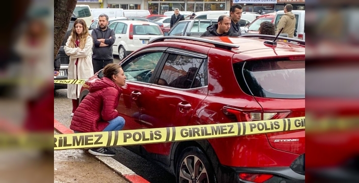 Antalya'da acı tablo: Eşi aracında ölü bulunan kadın 'Ne olur kalk aşkım' diyerek yıkıldı