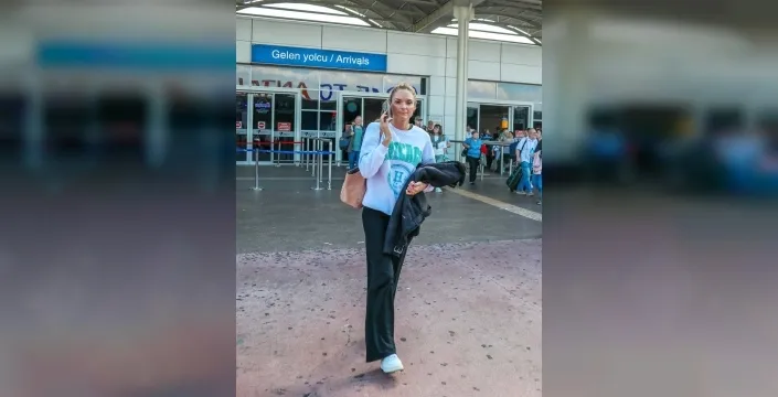 Antalya'nın cazibesi büyüyor: İngiliz ve Polonyalı turistler akın ediyor!