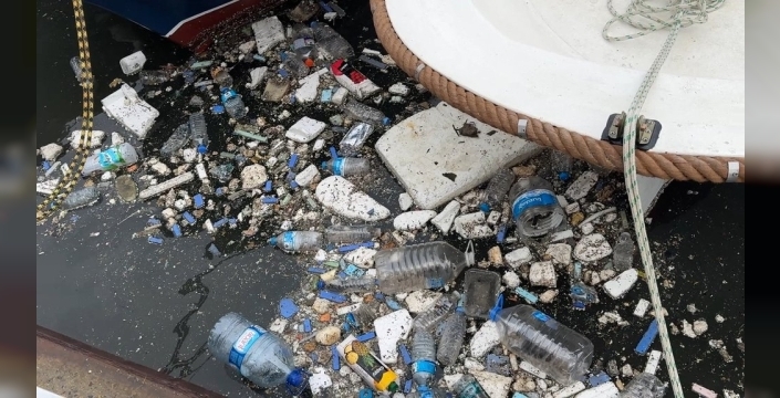 Avcılar'da lodos paniği: Dalgalar balıkçı barınağını göle çevirdi