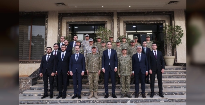 Bakan Bayraktar Trablus'ta Libya Görev Grubu Komutanlığı'nı ziyaret etti