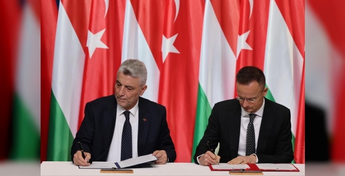 Bakan Bolat, Macaristan Dışişleri Bakanı ile ekonomik iş birliğini görüştü