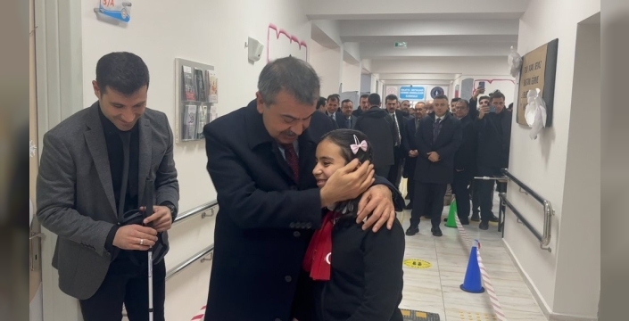 Bakan Tekin: Yaratılıştan gelen farklılıkları zenginlik olarak görüyoruz