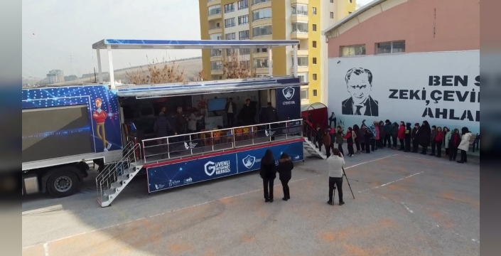 Bakan Uraloğlu: Güvenli internet abone sayısı 55 milyonu geçti