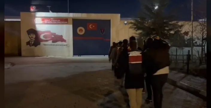 Batman'da yasa dışı bahis operasyonu: 8 kişi tutuklandı, 1.2 milyar TL'lik bakiye şoku