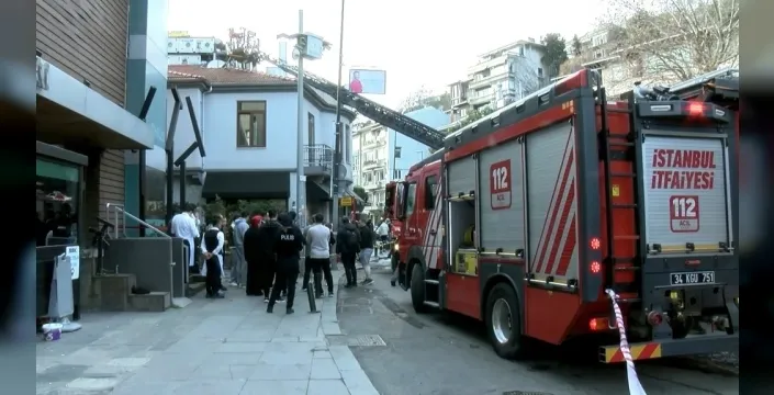 Beşiktaş'ta restoran alevlere teslim oldu, o anlar kamerada!