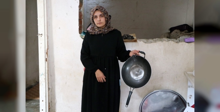 Boşanma aşamasındaki eşini darbedip evini dağıtan koca tutuklandı