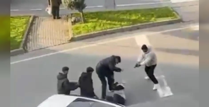 Büyükçekmece'de darp eden çeteye oyuncak silah ile saldırı!