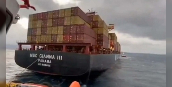 Çanakkale Boğazı'nda makine arızası yaşayan gemi kurtarıldı