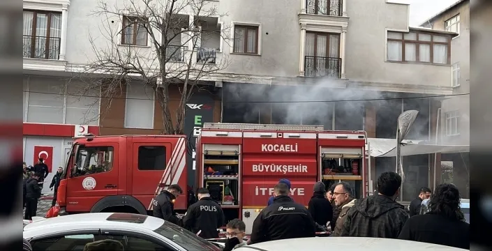 Çayırova'da elektrikli bisiklet tamir atölyesinde yangın paniği
