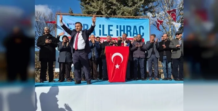 CHP'li başkan Göçer, partisi tarafından AK Parti'ye geçmesi için baskı yapıldığını iddia etti