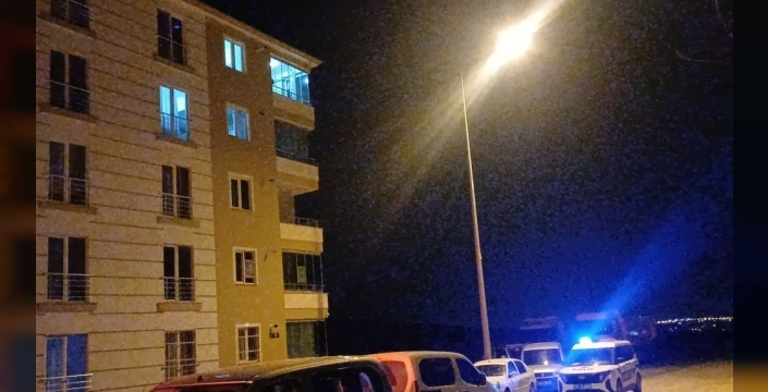 Çorum'da yorgun mermi 5'inci kattaki dairenin balkonuna isabet etti