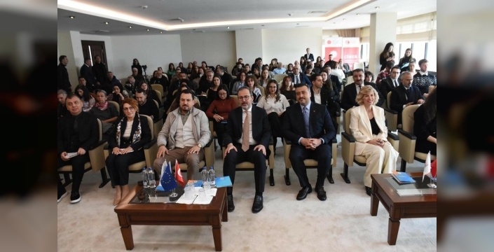 Dijital Medyanın Geleceği İzmir'de Masaya Yatırıldı: 'Türkiye'de Benzeri Yapılmamış Bir Proje