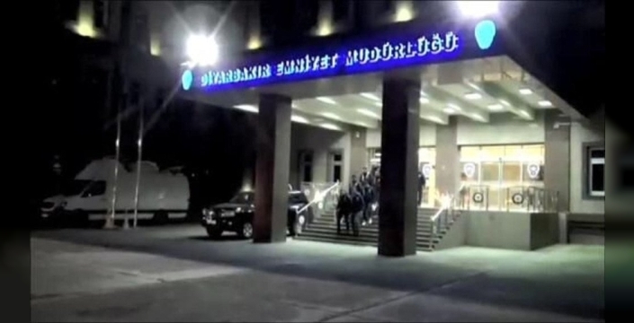 Diyarbakır'da emniyet müdürlüğü önüne EYP atıldı, 13 gözaltı