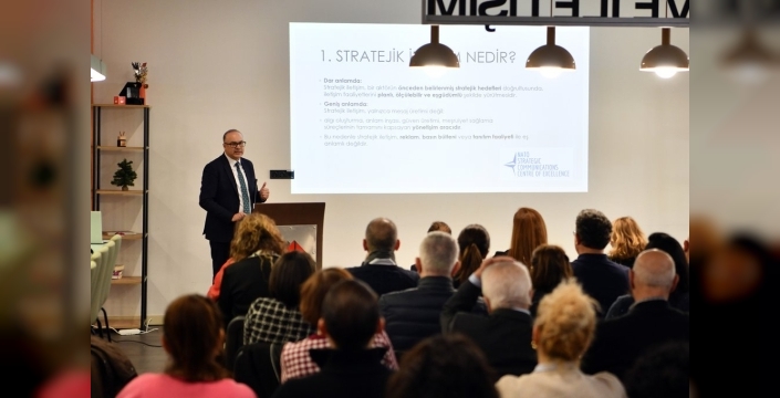 Doç. Dr. Bora Bayraktar, İKÜ'de stratejik iletişim ve kriz yönetimini anlattı
