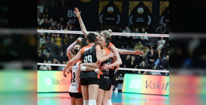 Eczacıbaşı Dynavit'ten kritik derbi zaferi: VakıfBank'ı 3-1'le devirdi!