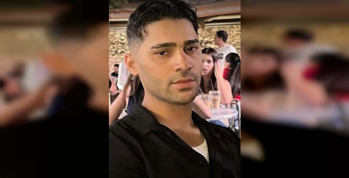 Emniyet şeridindeki kamyona çarpan motosikletli genç, hayatını kaybetti