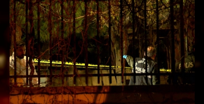 Esenyurt'ta parkta silahlı çatışma: 1 ölü, 2 yaralı