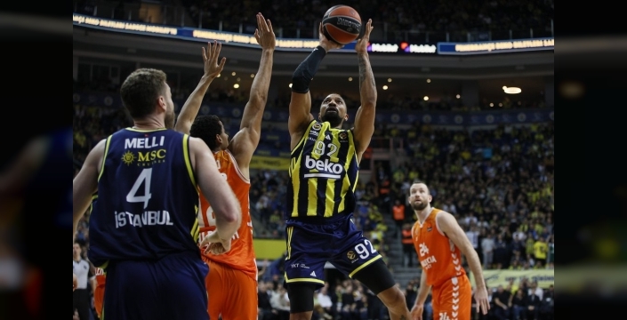 Fenerbahçe Beko, Valencia'yı nefes kesen maçta devirdi!