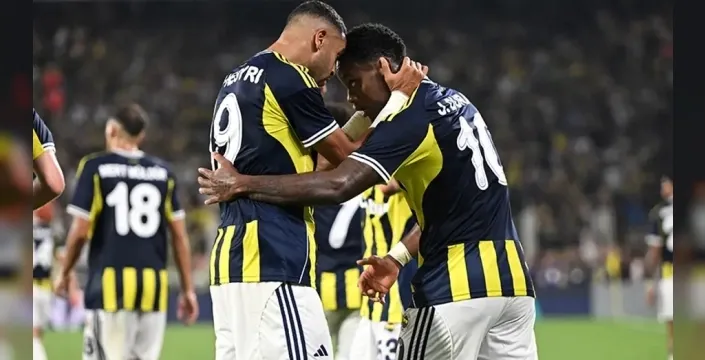Fenerbahçe'de ayrılıklar peş peşe: Jhon Duran Lille'e gidiyor