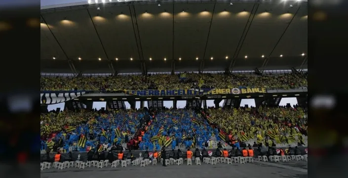 Fenerbahçe, Galatasaray karşısında Süper Kupa finalinde sahaya çıktı