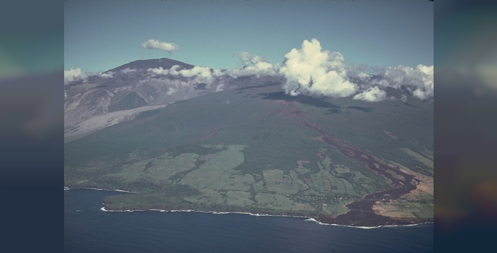 Fransa'daki Piton de la Fournaise yanardağı aktif hale geldi