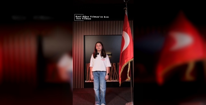 Gazi çocuklarından bayrağa İstiklal Marşı ile anlamlı tepki