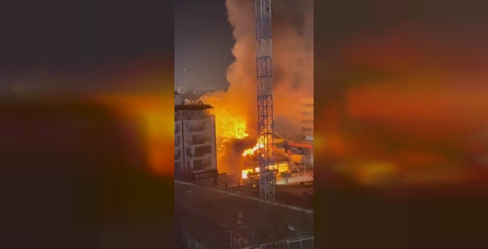 İskenderun'da iş yerinde büyük yangın paniği